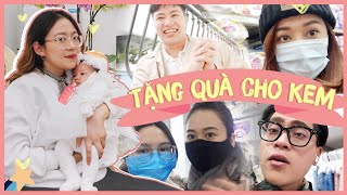 Cả team HNAG đi mua quà tặng bé Kem nhà Hạnh Chee