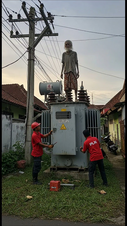 Kakek Penunggu Gardu Listrik #shortsviral #shorts