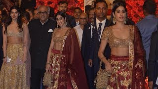 Janhvi Kapoor In A Never Seen Before Avatar At Isha Ambani's Wedding Reception Janhvi Kapoor In A Never Seen Before Avatar At Isha Ambani's Wedding Reception