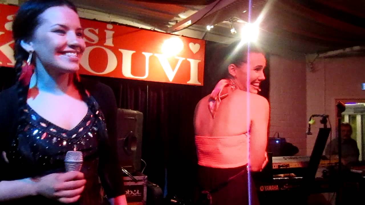 Anne & Anneli Mattila - Saappaat (These boots are made for walking)