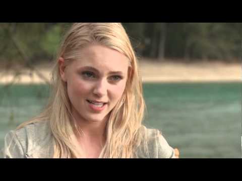 Bethany Hamilton & AnnaSophia Robb Talk About Soul...