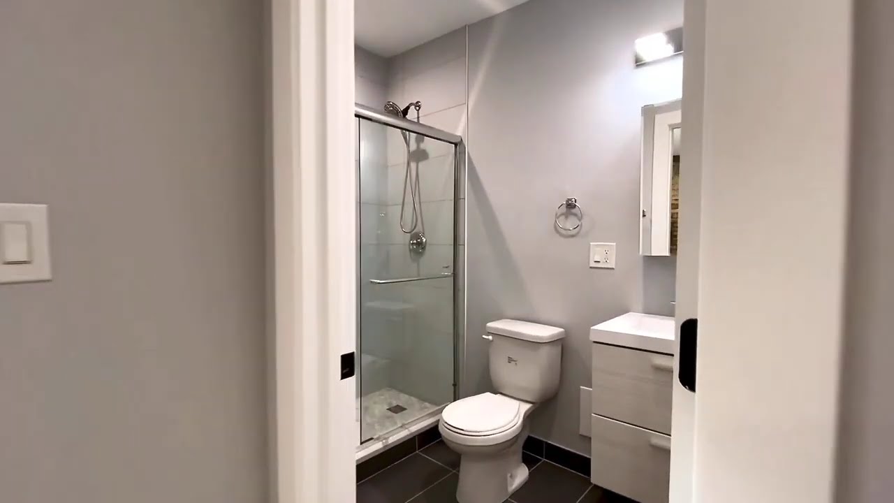 1550 W Juneway Ter.#2D Chicago, IL 60626