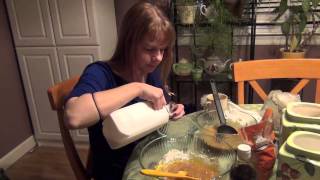 How a Blind Person Makes Pecan Pie