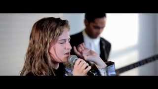 Video voorbeeld van "Christine and The Queens - The Loving Cup - Deezer Session"