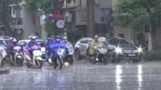 Hanoi businesses reopen after gov't lifts lockdown