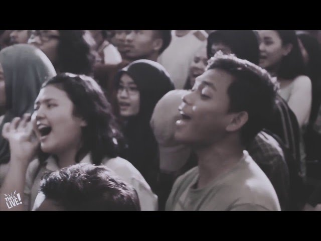 This is Live - payung teduh - menuju senja class=