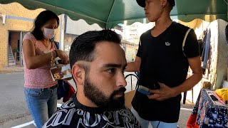 Barbero Callejero en el centro de Caracas, Venezuela 🇻🇪 (3 dólares)