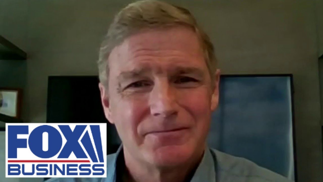 New Balance bulking up US manufacturing