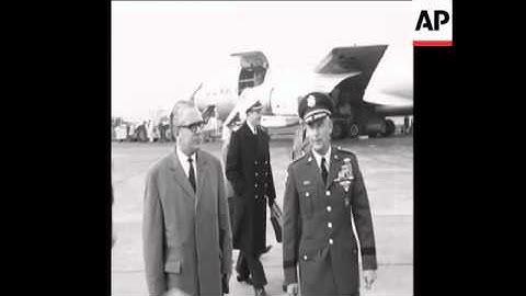 CAN 015 VON HASSEL WITNESSES BIG LIFT