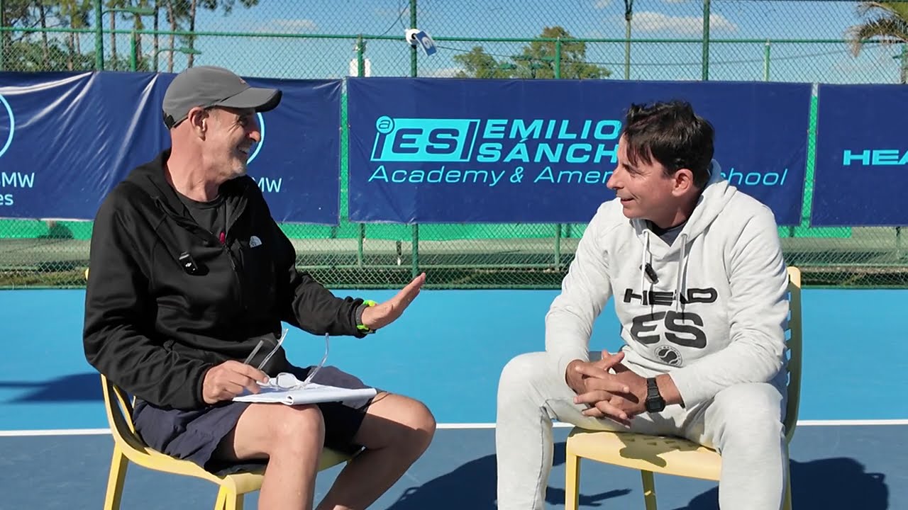 Внутри академии Эмилио Санчеса: взгляд Лукаса Регаса на студенческий теннис и профессиональное ра...