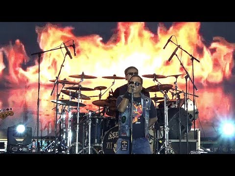 TRISON ROXX CERITAIN ALASAN DULU SEMPET PINDAH-PINDAH BAND