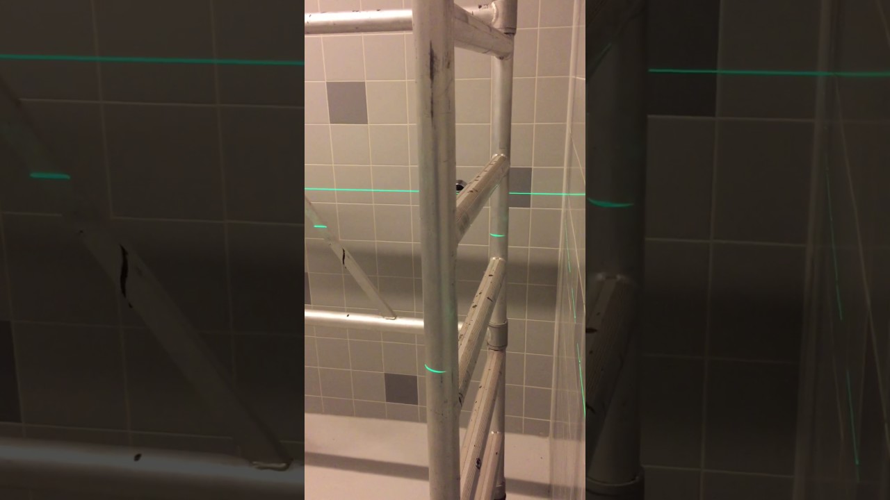 Laseren om alles waterpas  op te hangen.