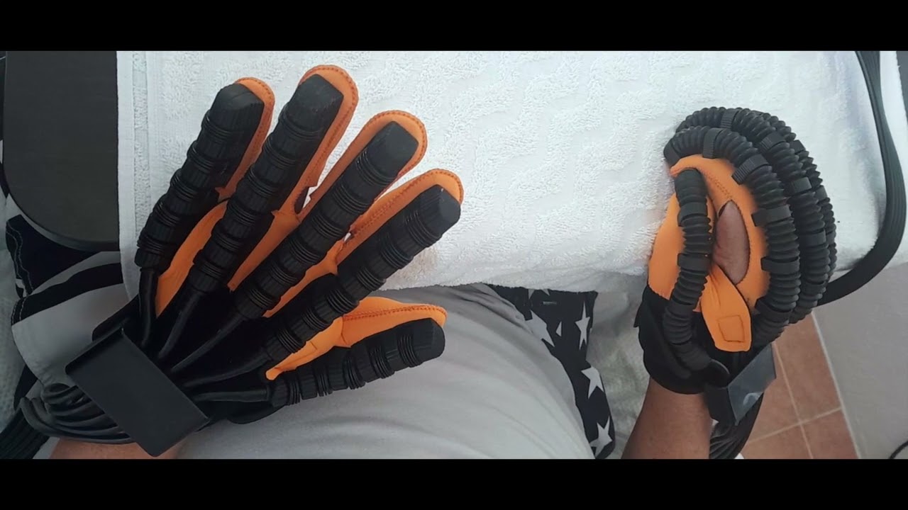 Robotic pneumatic glove