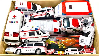 おもちゃの救急車が坂道を緊急走行します！各車両を紹介☆Toy Ambulances Race Down the Hill! Introducing Each Vehicle☆