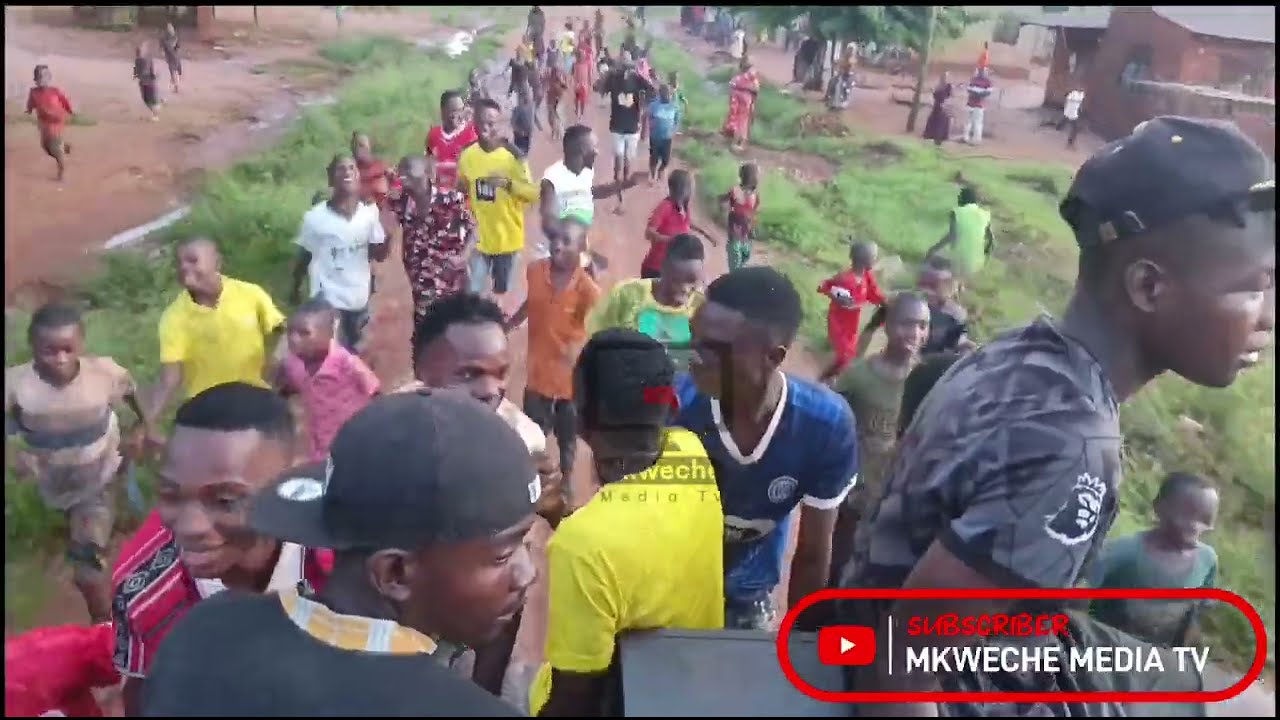 HUYU NDIO DJ MAPODA  AFANYA BALAA NAMKATILA MKESHA WA IDDI