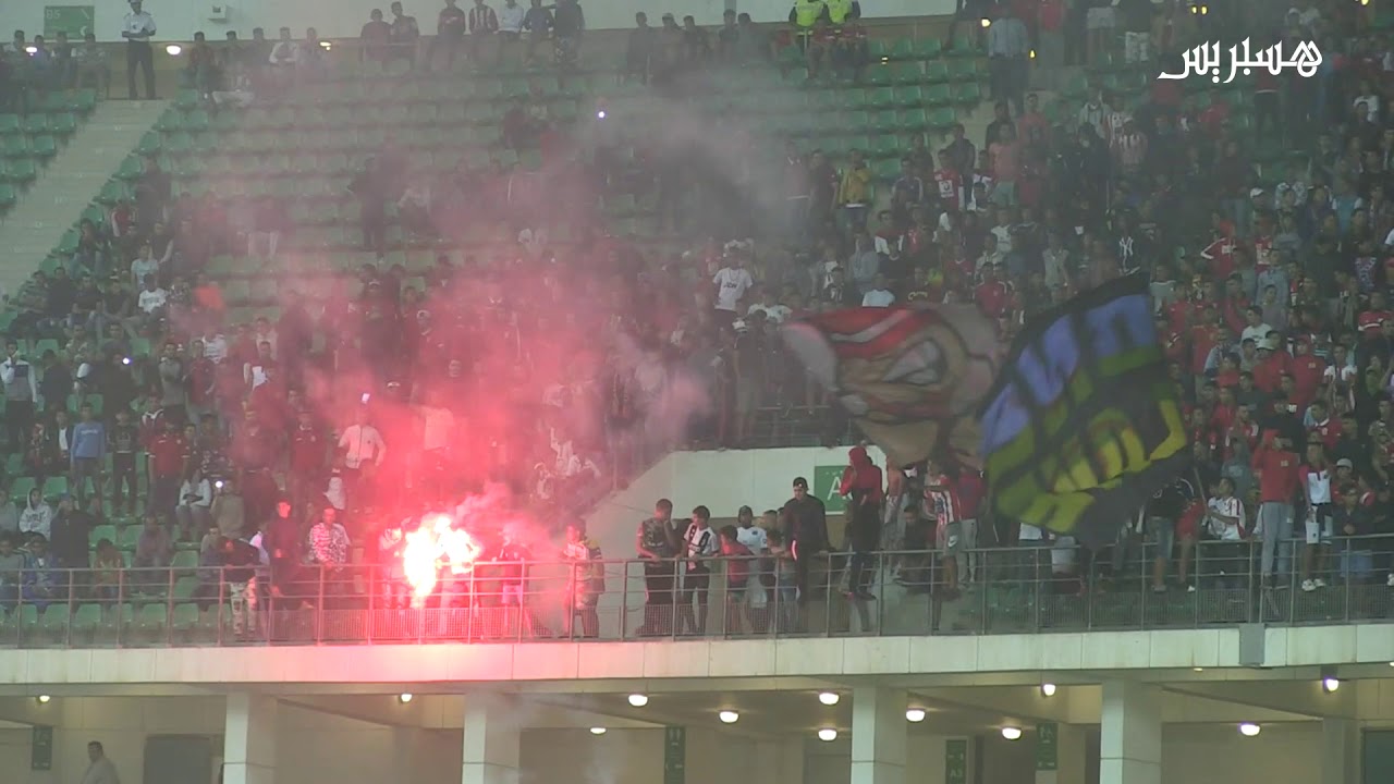 شعارات حماسية وأجواء احتفالية.. شاهد كيف شجعت التراس امازيغن الحسنية ضد الاتحاد الليبي