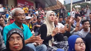 Download Lagu Assalamualaikum ustazah-sentuhan buskers cover khalifah MP3