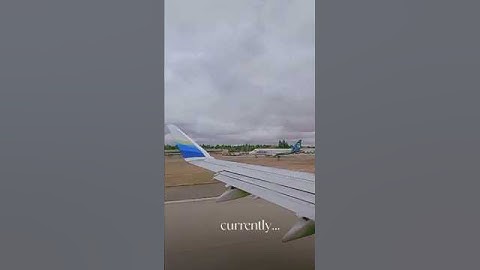This girl noticed the part of plane was missing before takeoff 😂
