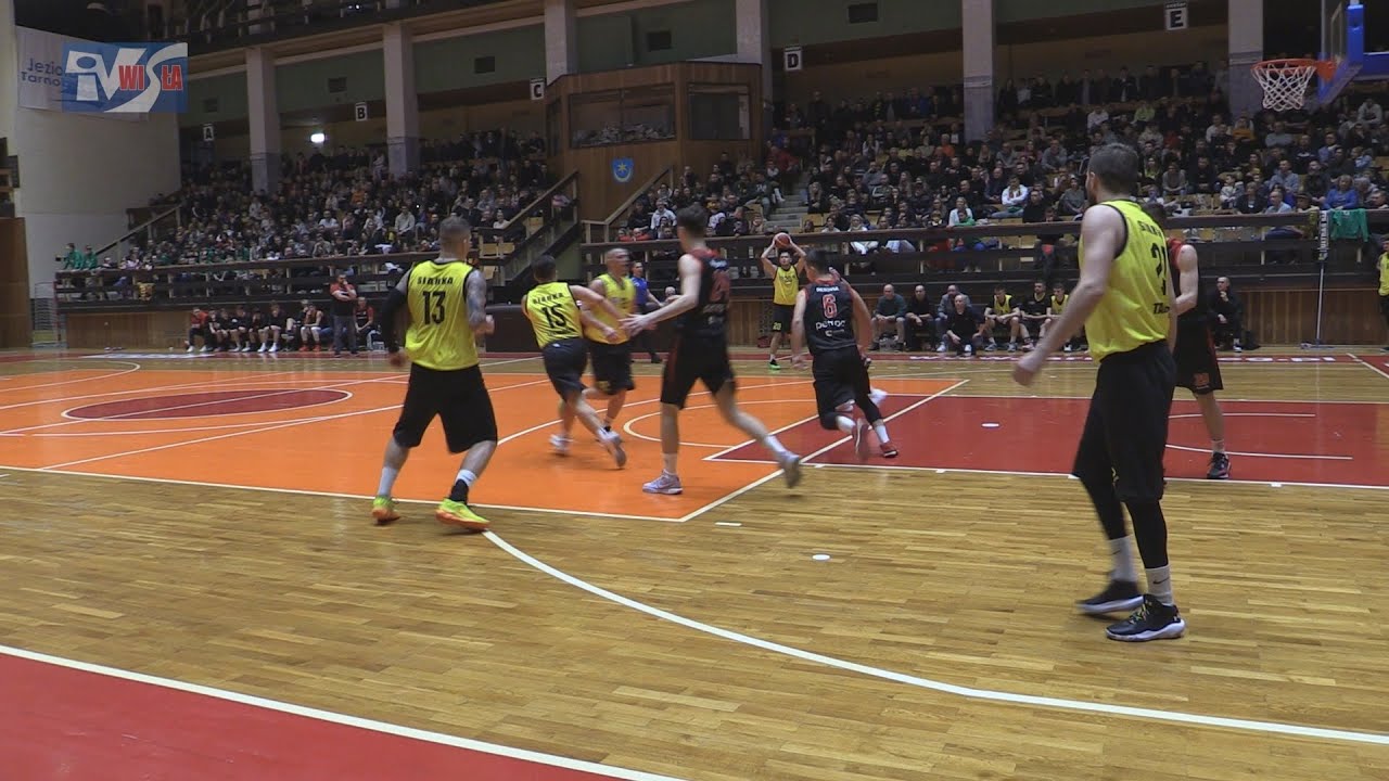 MKKS SIARKA TARNOBRZEG - PEMPAVITA RESOVIA II RZESZÓW 57:74 (26:41) -  FRAGMENTY MECZU I KOMENTARZE