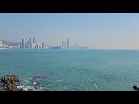 부산 이기대에서 본 광안리와 해운대(Busan)