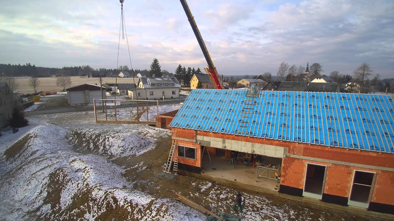 Montage Passivhaus-Glasfassade | Fenster & Türensysteme Kai Wähner GmbH (Dronenflug)