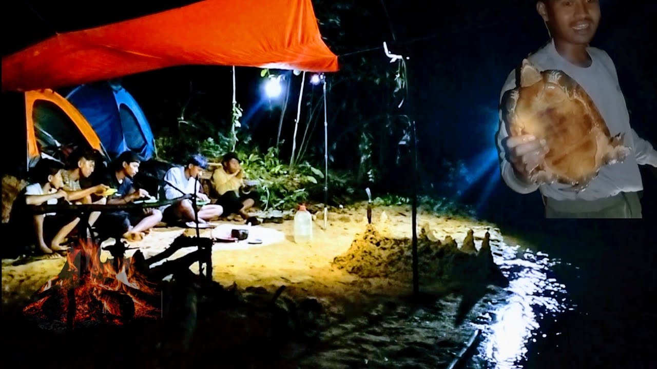 camping hujan deras di bawah batu besar tepi sugai tempat pelintasan rusa liyar
