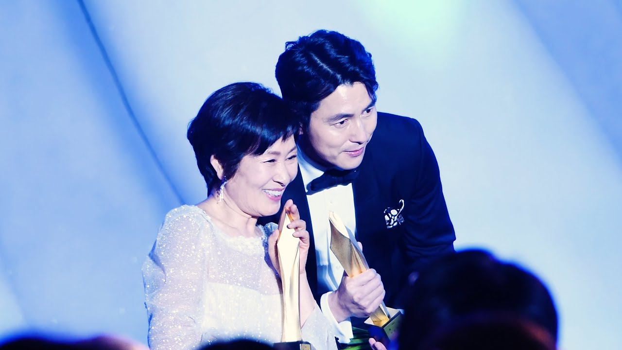 20190501 제55회 백상예술대상 (55th BaekSang Arts Awards) 영화부문 대상 + 수상자 단체사진 - 정우성 (Jung Woo-sung)