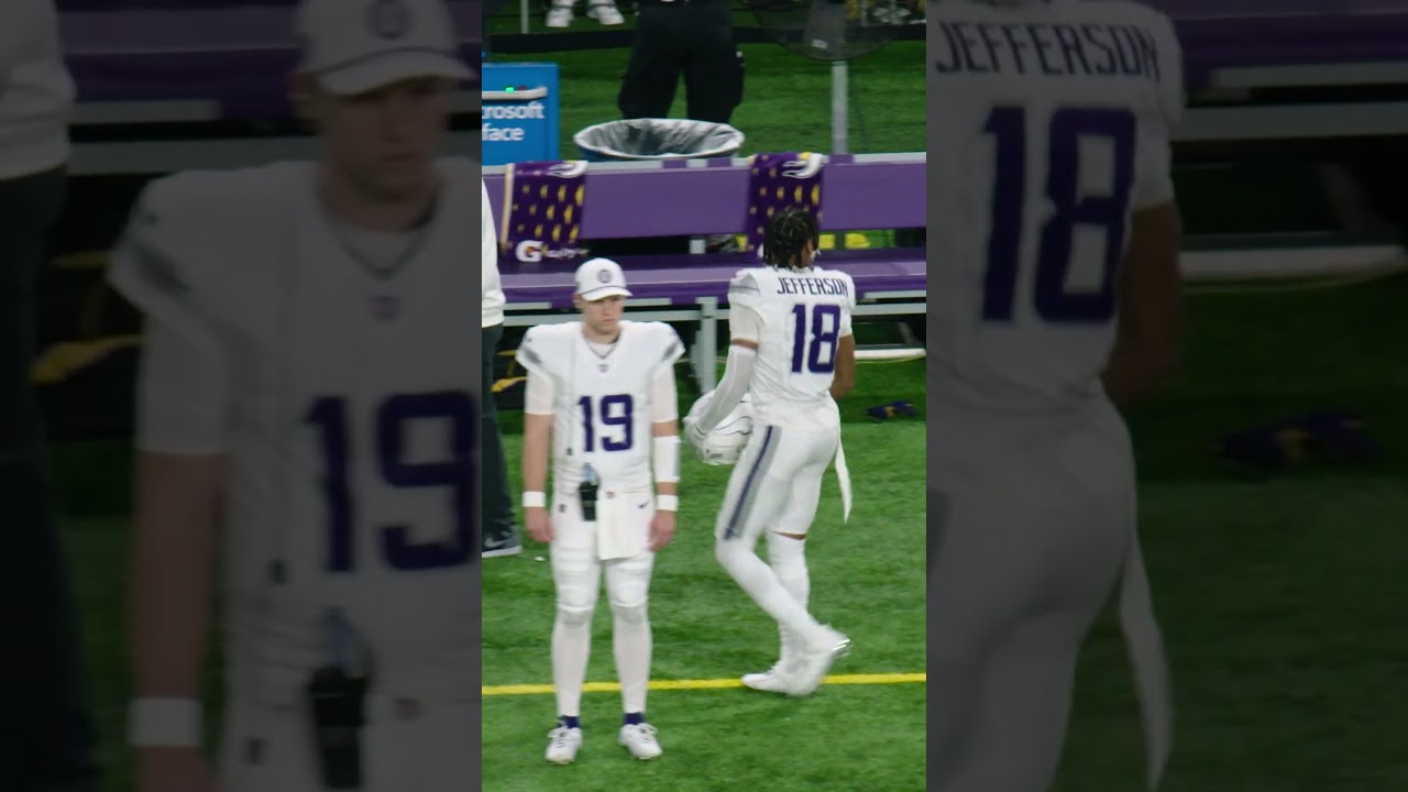 Джастин Джефферсон взял не тот шлем 🤣