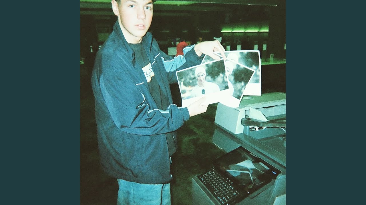 700 THINGS auf YouTube ansehen 700 THINGS auf YouTube ansehen