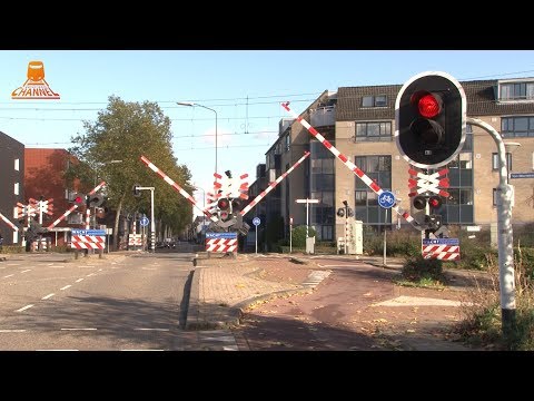 DUTCH RAILROAD CROSSING - Vught - Helvoirtseweg