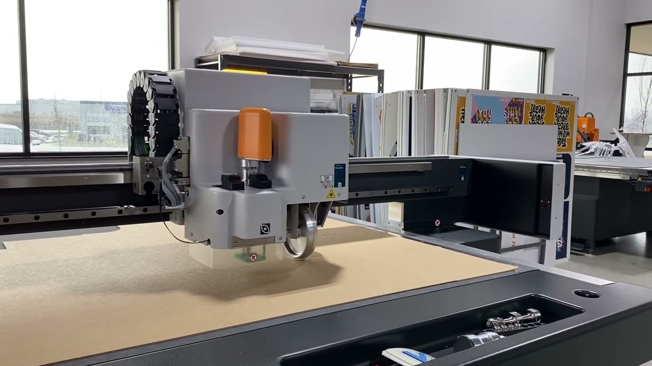 Kongsberg X-Table Corrugate Box Cutting with Std. Vibe Knife and Powerhead Crease Wheel