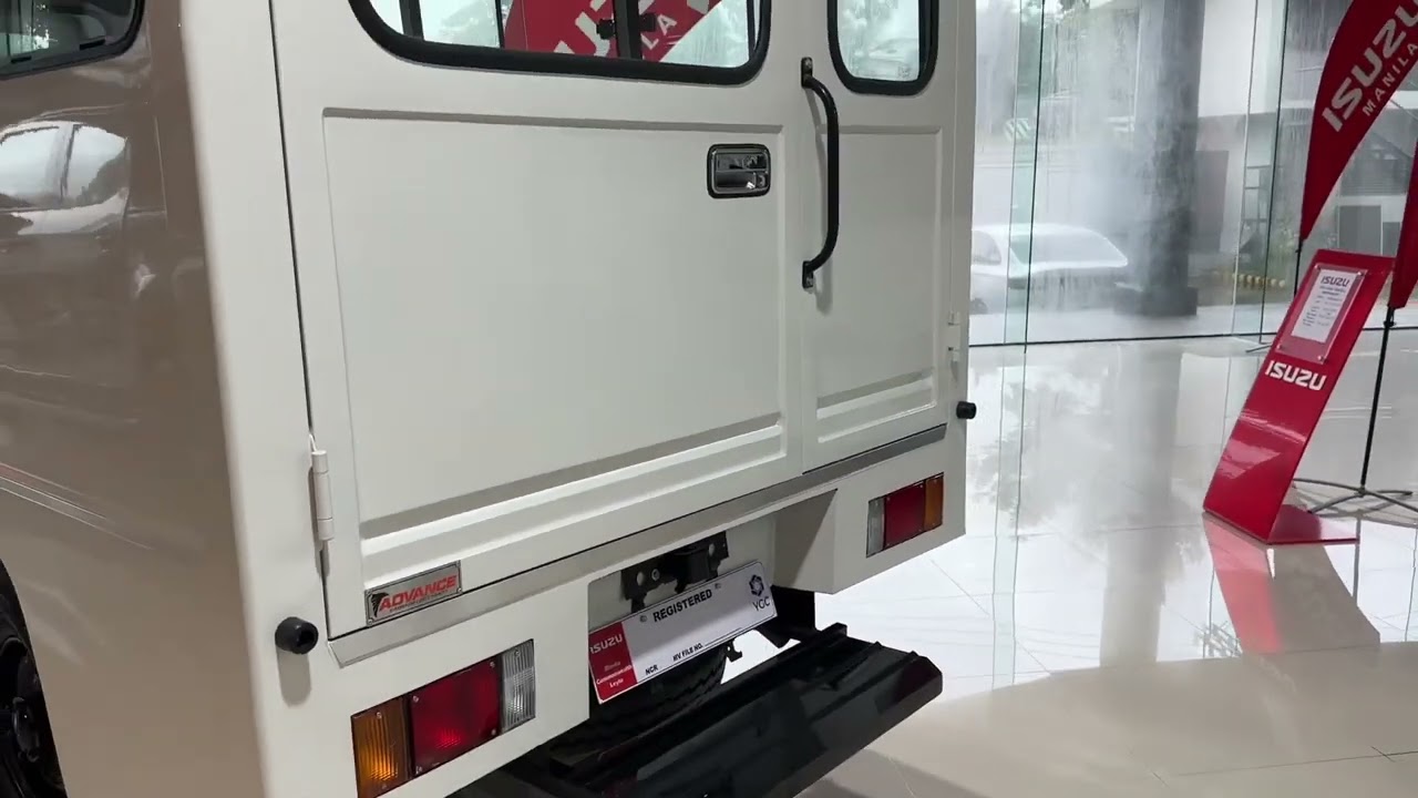 2023 Isuzu QLR 77 Advance Body