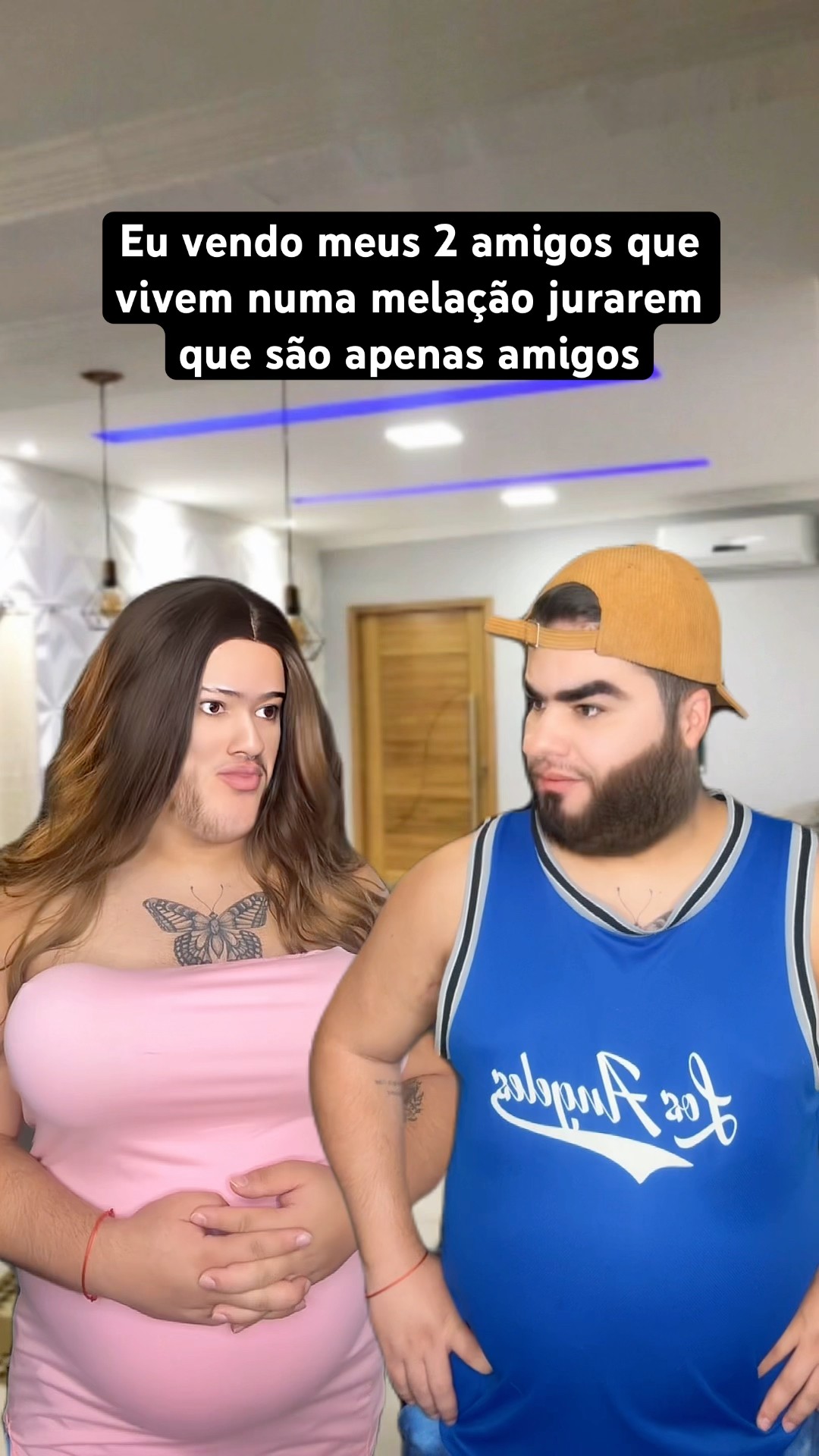 EU VENDO MEUS 2 AMIGOS QUE VIVEM NUMA MELAÇÃO JURAREM QUE SÃO APENAS AMIGOS