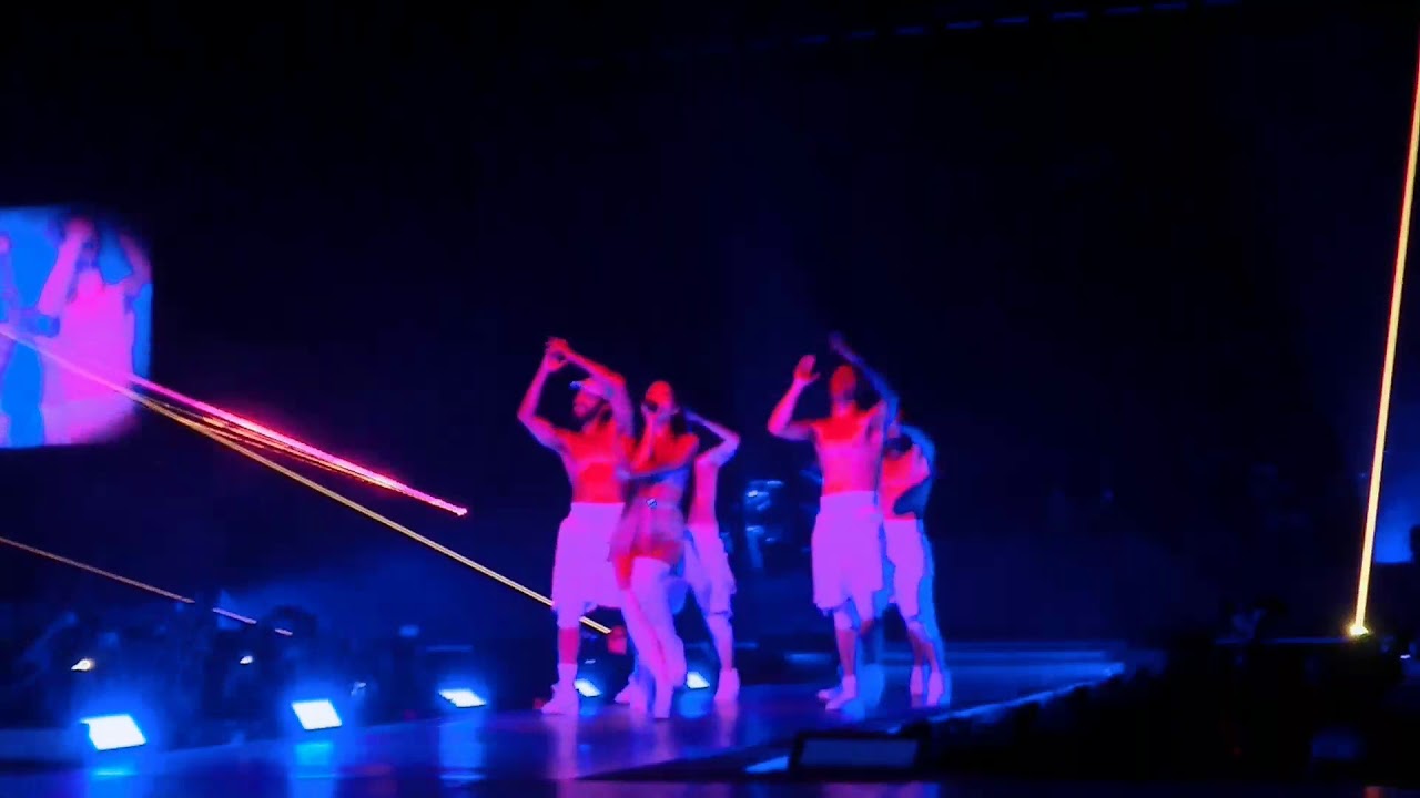 Ariana Grande Dangerous Woman Tour in Hong Kong - Bang Bang