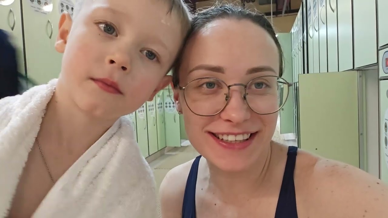 Первый раз в аквапарке / Водные приключения (12.25)