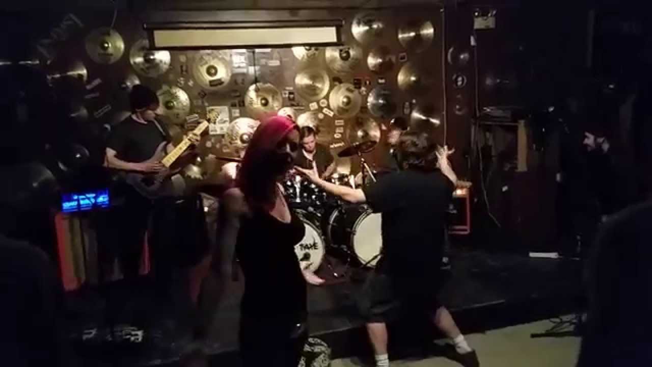 Dagger Tongue - Gold (Live)