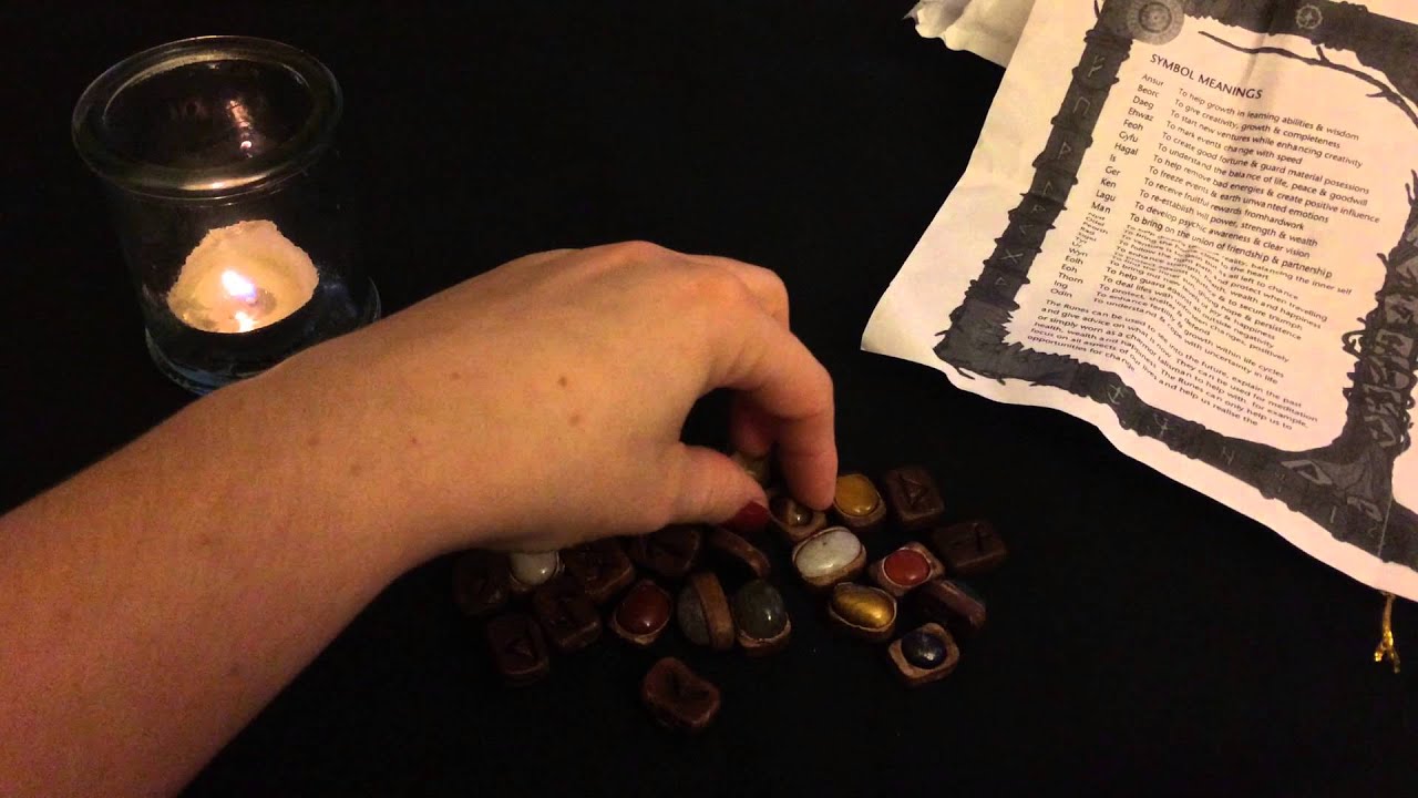 ASMR French/Français: Runes Unboxing