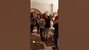 نبيلة عبيد تعيد رقصتها الشهيرة 