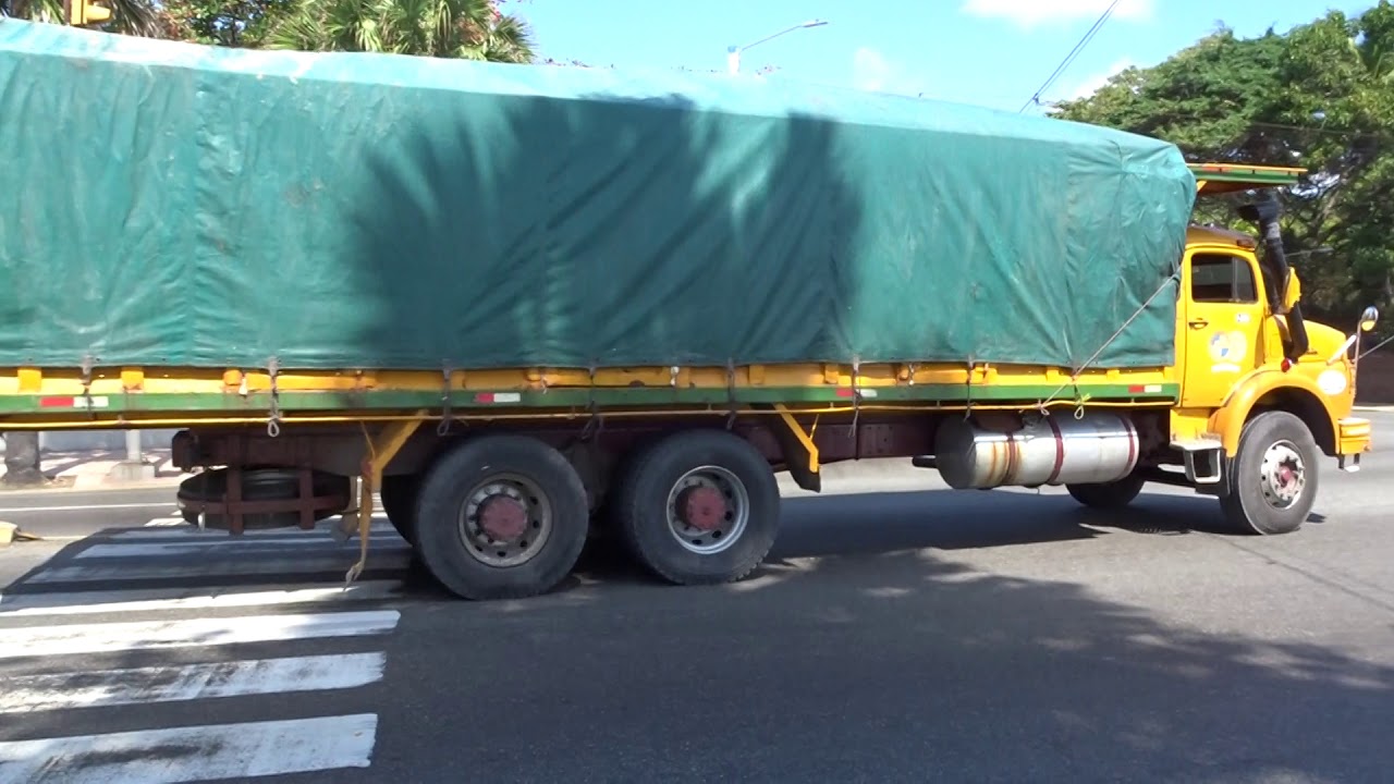Mercedes Benz 2624 in Santo Domingo, Dominican Republic YouTube