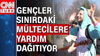 Gönüllü gençler Ukrayna sınırında savaştan kaçan çocuklara umut ışığı oldu