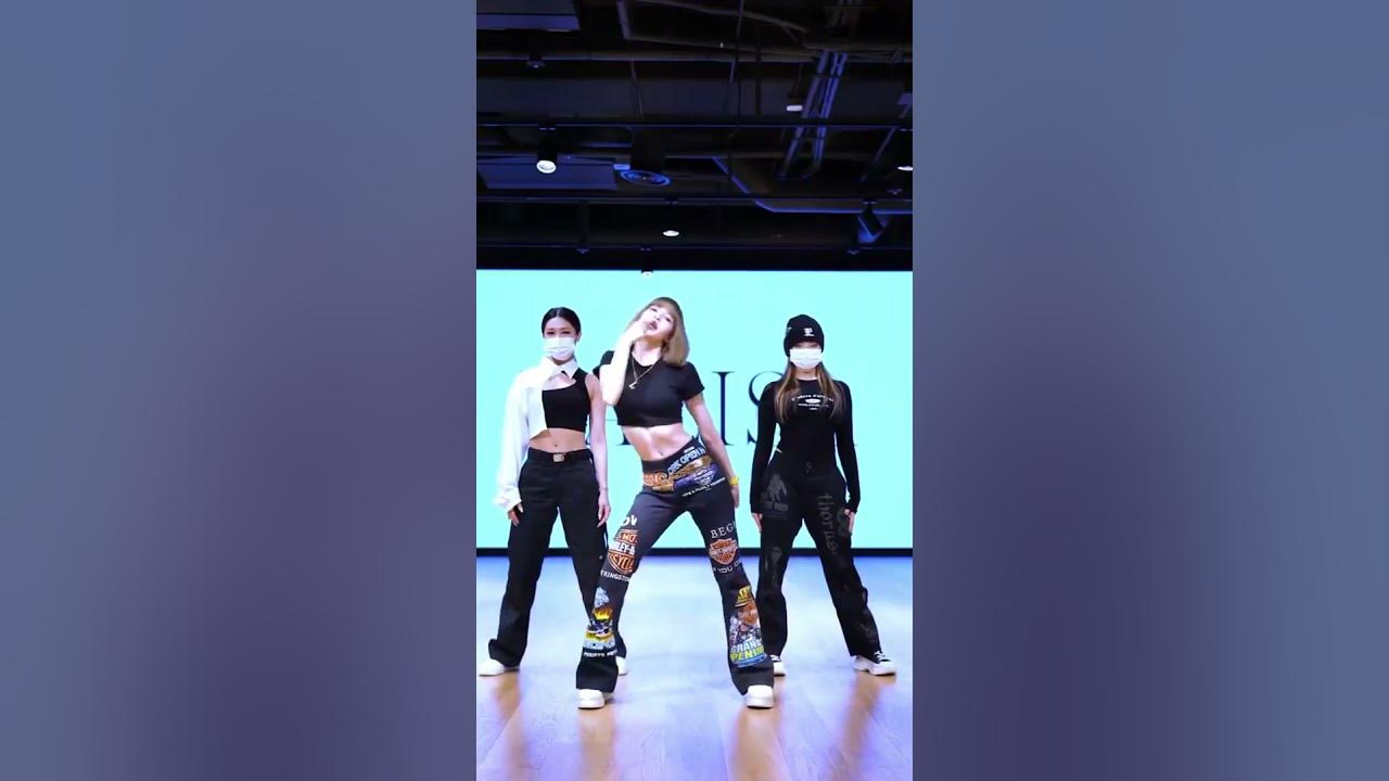 Blackpink Lisa LALISA dance practice video.