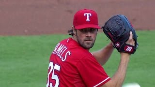 SF@TEX: Booth discusses Hamels' debut with Rangers