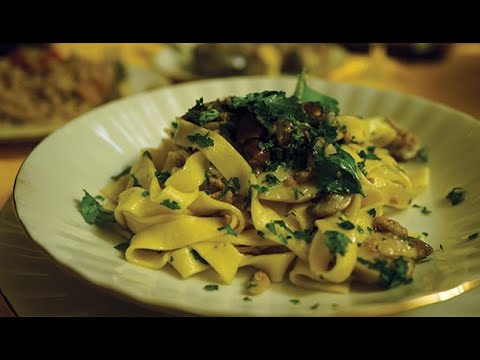 Easy & Creamy MUSHROOM TAGLIATELLE #Shorts | Vincenzo