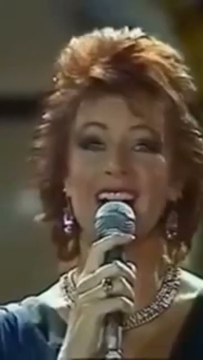 ABBA FRIDA LYNGSTAD FORGETS THE LYRICS TO I HAVE A DREAM