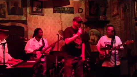 Tracey Wyatt singing the blues