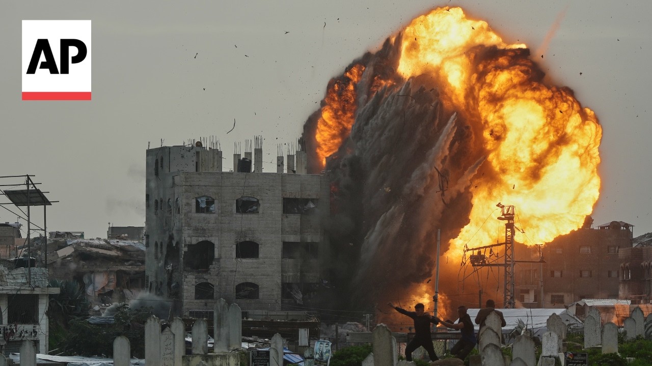 Ap captures israeli army striking a building in gaza city