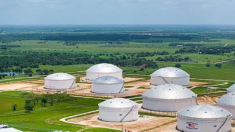 Oil Plunges as Iran Retaliates for US Missile Strikes