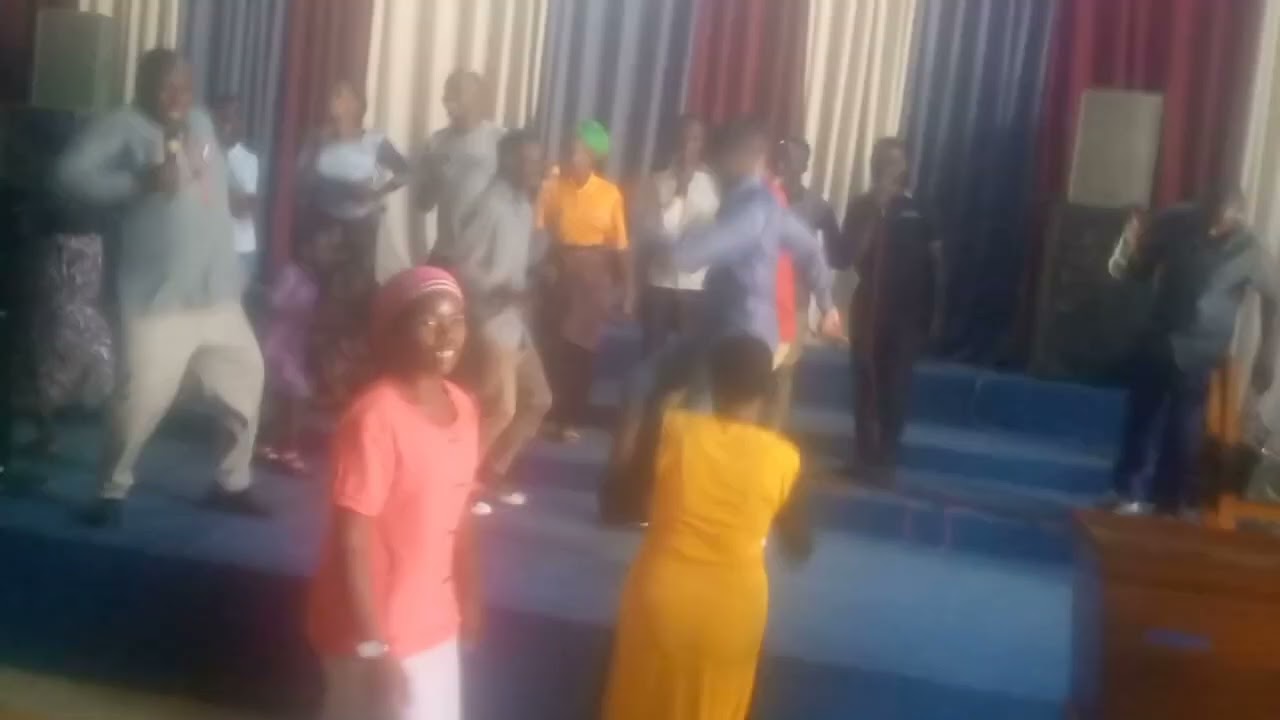 Mbega ibihe byiza umuyobozi wicyumba cya Rubonobona mubihe byiza byo guhimbaza IMANA