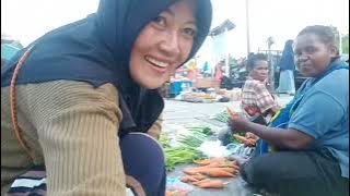 Mama Mama Papua Pinter Bahasa Jawa 👍 #Pasar Pagi bumiwonorejo #nabire Papua