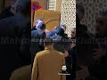 احمد عدوية في عزاء يقدم واجب العزاء للمطرب حكيم في وفاة شقيقه حسن عبدالصمد 